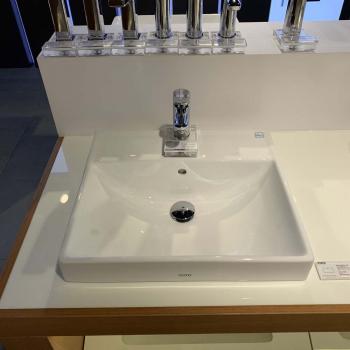 Chậu rửa Lavabo TOTO đặt bàn LT710CSR