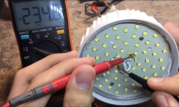 Kiểm Tra Đèn LED
Kiểm Tra Đèn LED
