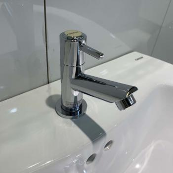 Vòi chậu lavabo lạnh Caesar B040C