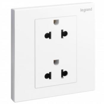 Ổ cắm đôi 3 cực 2x2P+E chuẩn Âu Mỹ màu White Legrand Galion 282436